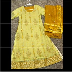 Pakistani Indian three piece suit. Shalwar kameez